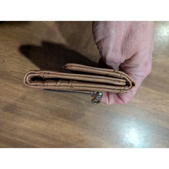 Relic Vintage Brown Leather Trifold Ladies Wallet Logo PLEASE READ - Picture 7 of 9